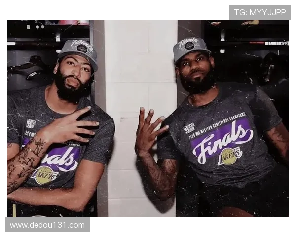 湖人交易风云再起詹姆斯浓眉联手冲击西部新格局冠军前景引发联盟关注